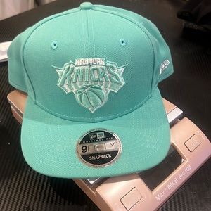 SnapBack knicks cap